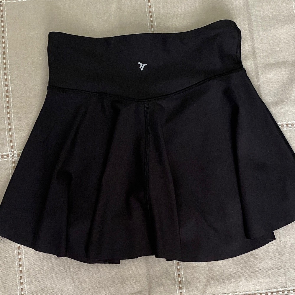 Girl Old Navy Sporty shorts skirt with pocket black. - Picture 6 of 13